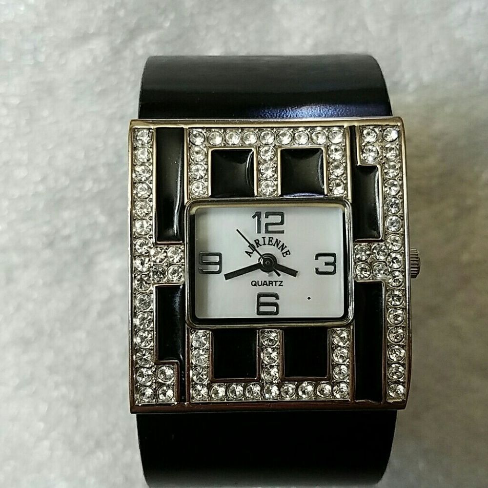 ADRIENNE QUARTZ